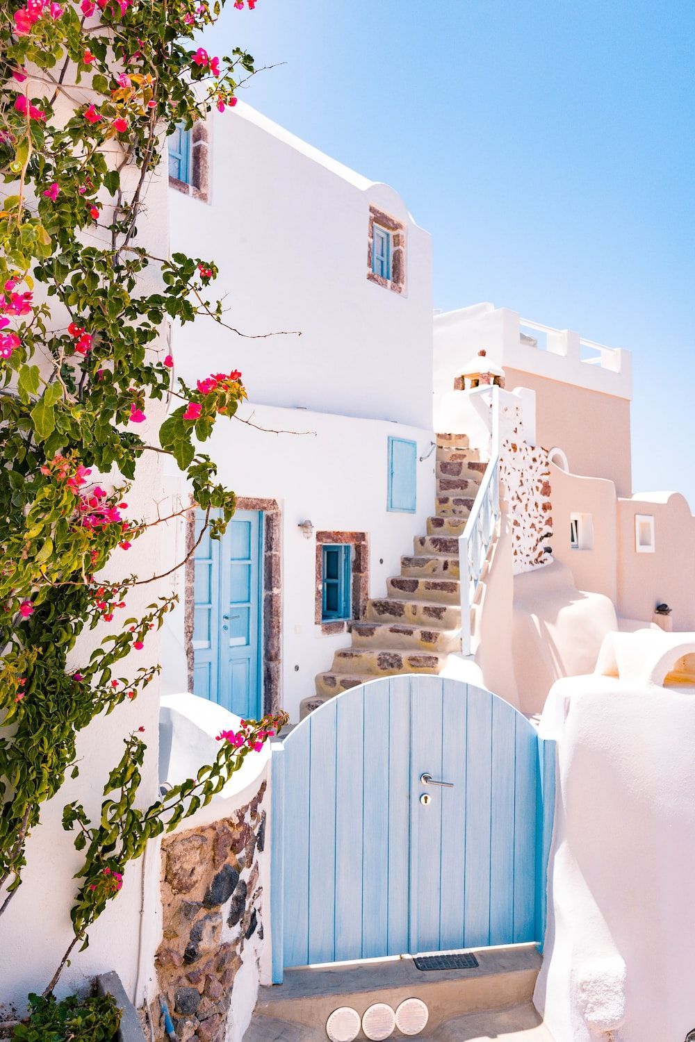 Weiße Häuser, Blaue Tür, Bougainvillea, Treppe, Kykladen, Sperrbildschirm fürs iPhone