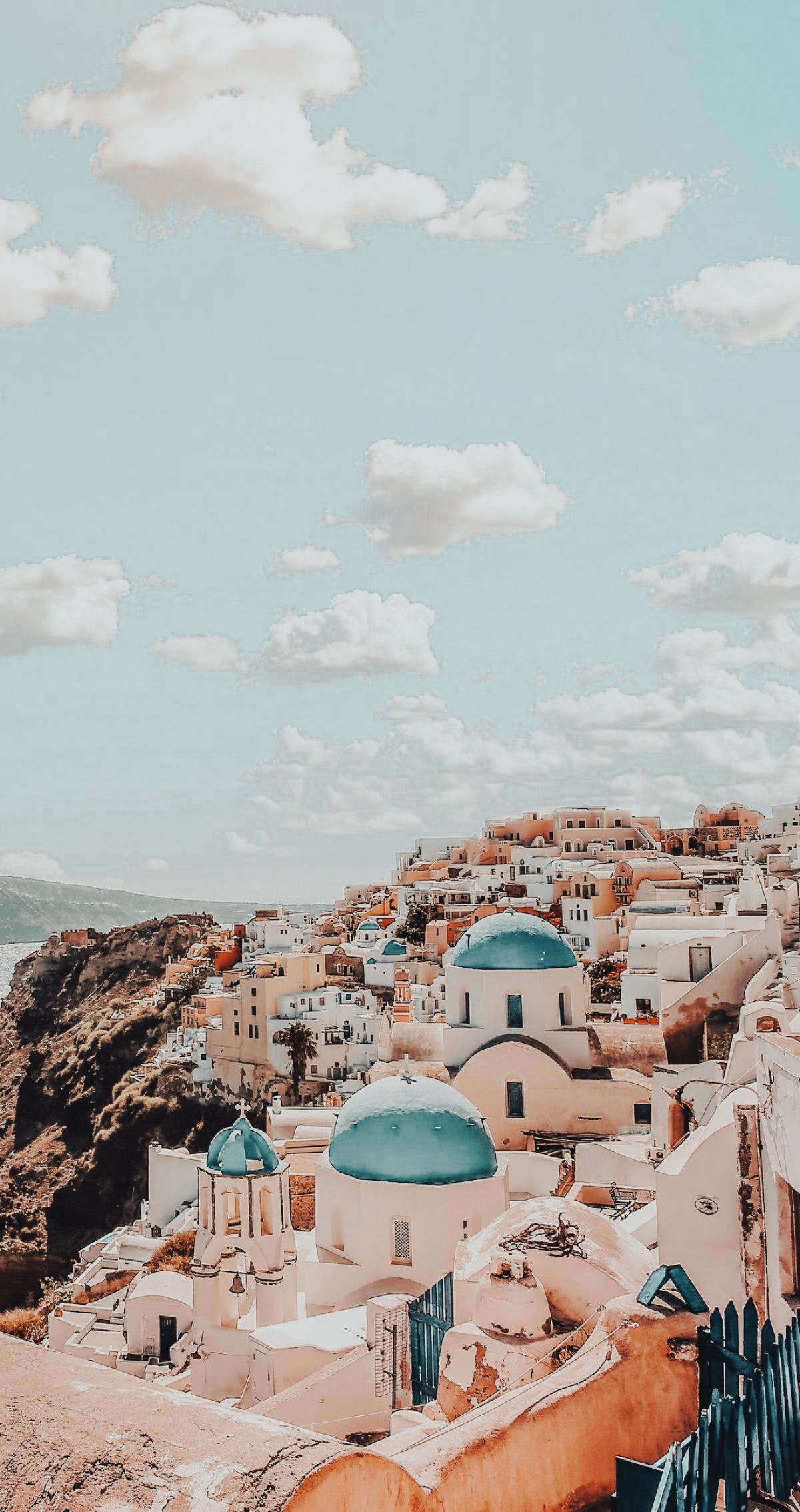Santorin, Blaue Kuppeln, Wolken, Pastell, Griechenland, Hintergrundbild für iPhone und Android
