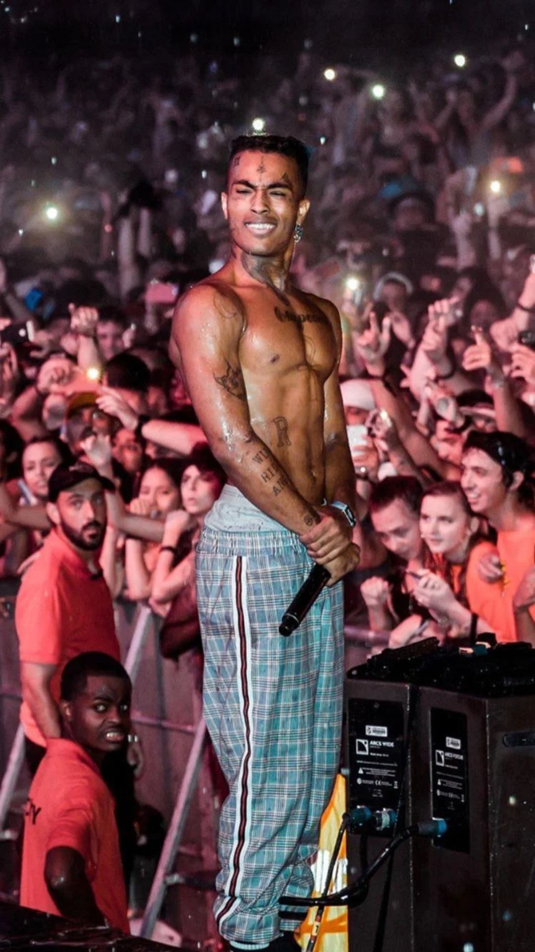 XXXTentacion, Konzert, Publikum, Oberkörperfrei, Rapper, Full HD, iPhone-Hintergrundbild