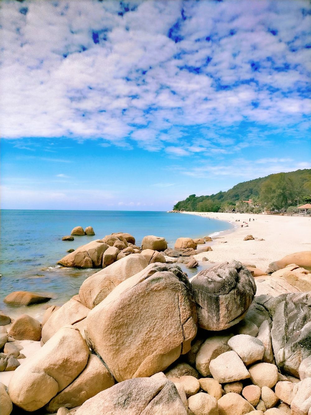 Granitfelsen, Strand, Meer, Schäfchenwolken, Sommer, HD, iPad-Hintergrundbild