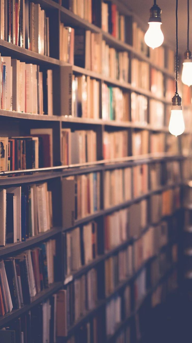 Bücherregal, Glühbirne, Alte Bücher, Warmes Licht, HD, Hintergrundbild fürs Handy
