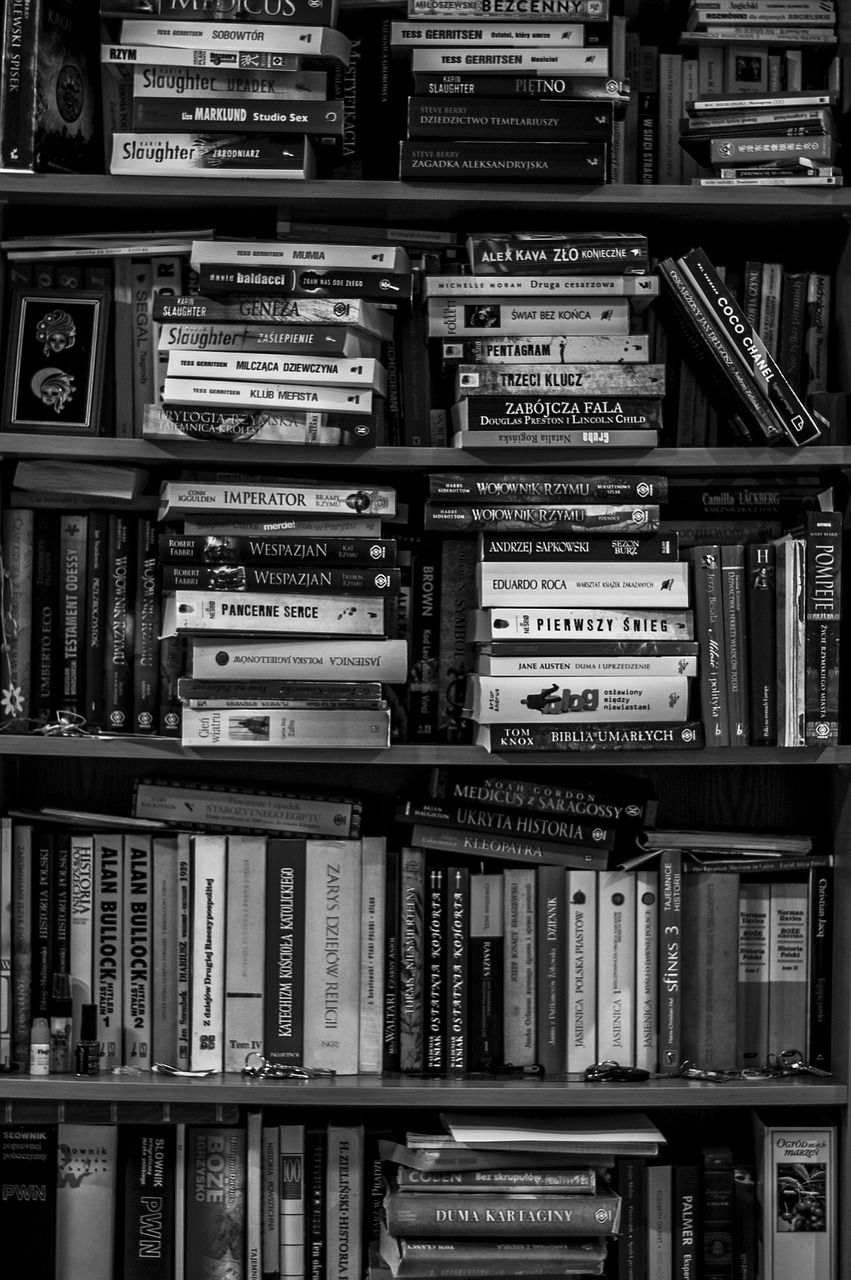 Bücherregal, Schwarz-Weiß, Bücherstapel, HD, Sperrbildschirm fürs iPhone