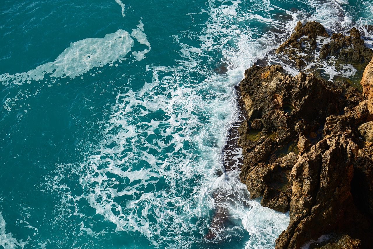 Felsküste, Brandung, Luftaufnahme, Türkisfarbenes Wasser, Gischt, HD, Windows-Hintergrundbild