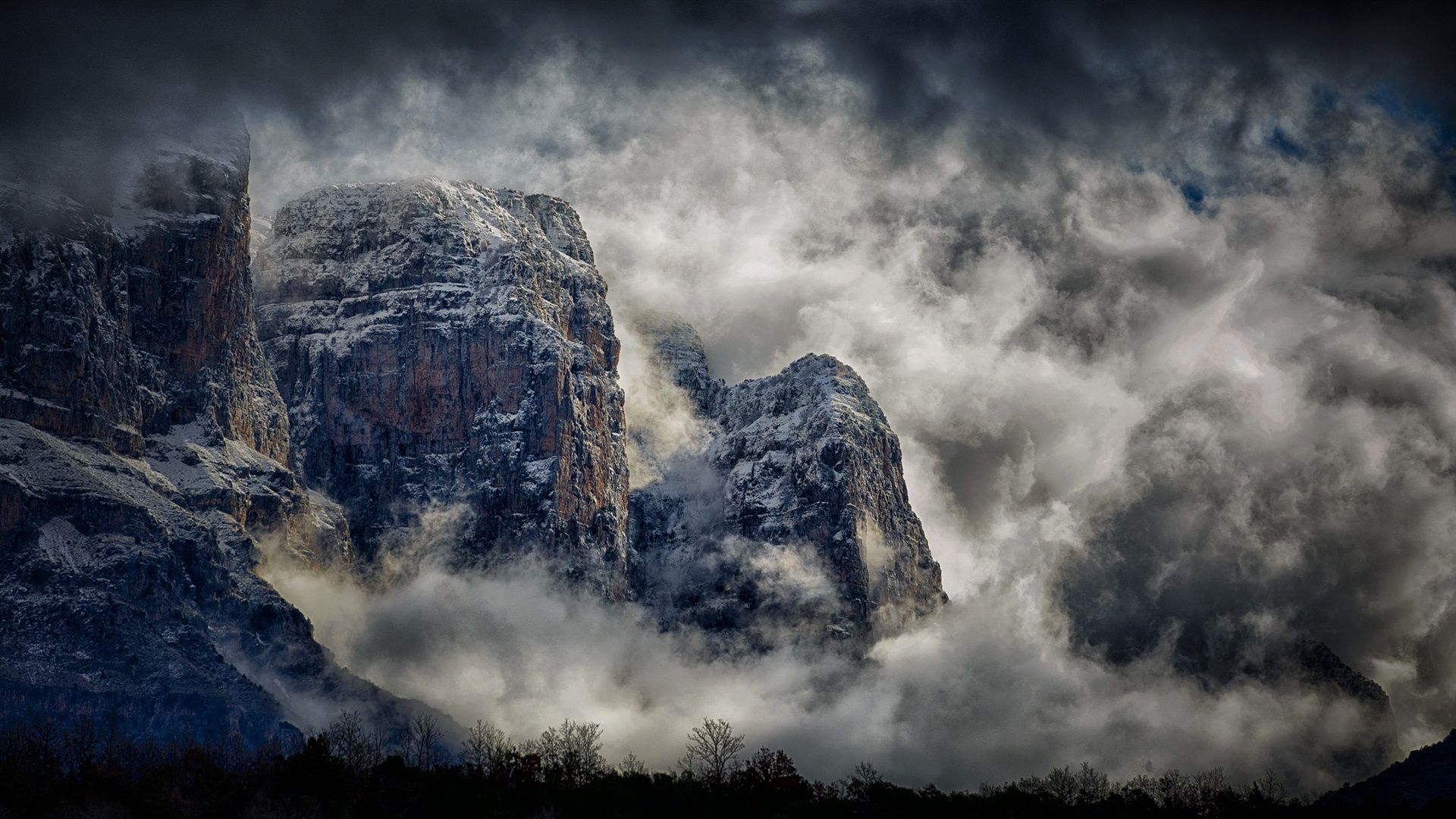 Felsmassiv, Wolken, Nebel, Dramatisch, Dunkel, 16:9, Full-HD-Hintergrundbild für den Desktop