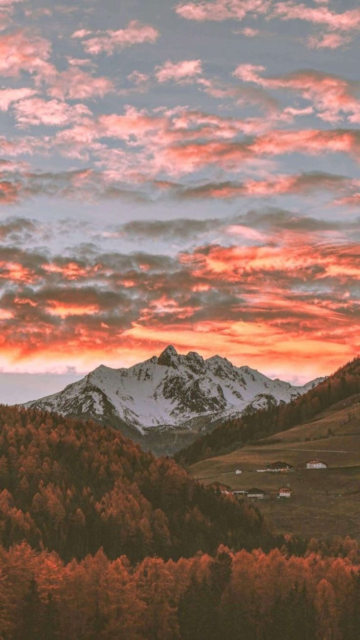 Berggipfel, Rote Wolken, Sonnenuntergang, Herbstwald, HD, Handy-Hintergrund im Hochformat