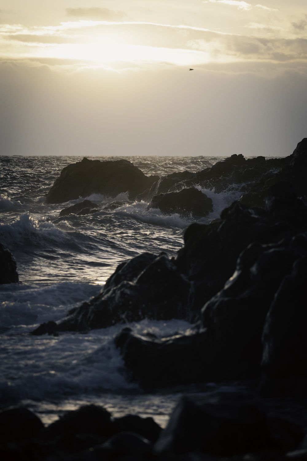 Felsen, Brandung, Dämmerung, Dunkel, Meer, Hintergrundbild für iPhone und Android