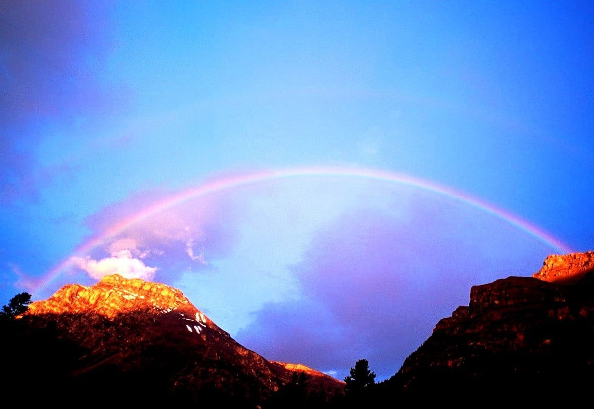Regenbogen, Felsgipfel, Alpenglühen, Blauer Himmel, Hintergrundbild