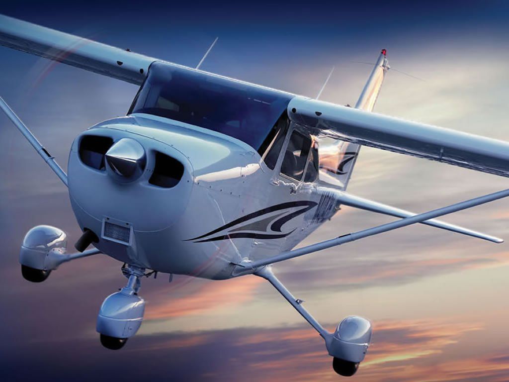 Cessna 172 Skyhawk, Propellerflugzeug, Im Flug, Abendhimmel, Untersicht, Hintergrundbild fürs iPad