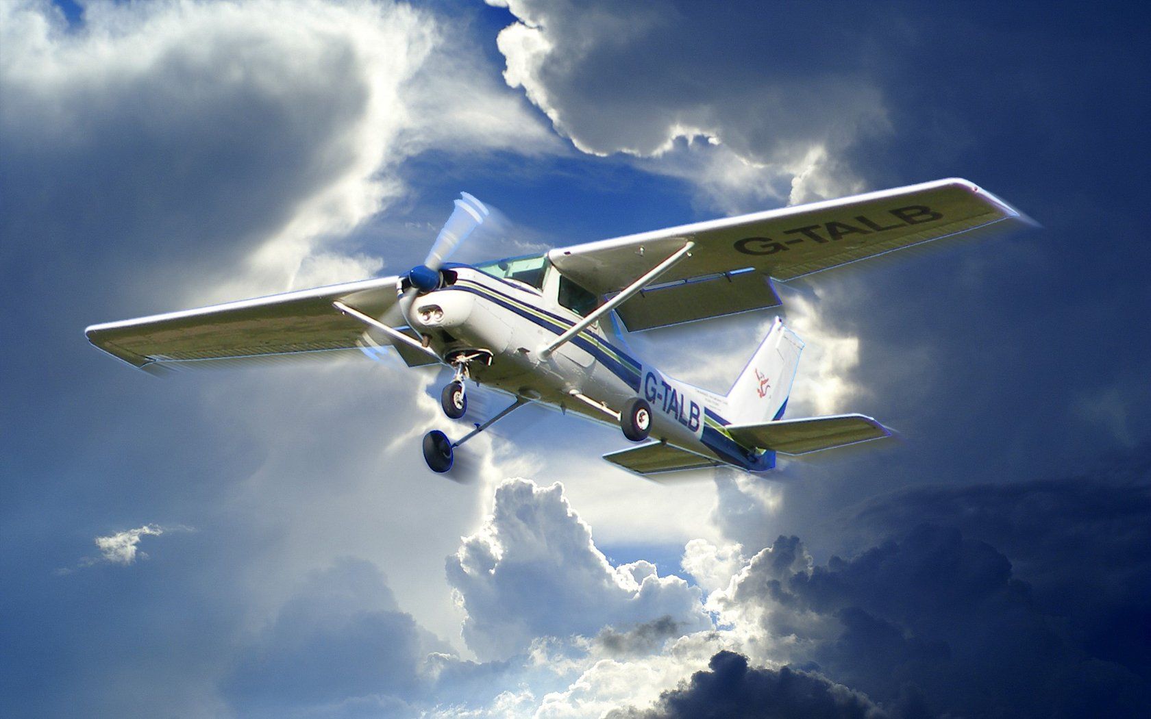 Cessna 172, Im Flug, Wolken, Sonnenlicht, Blauer Himmel, HD-Hintergrundbild für PC