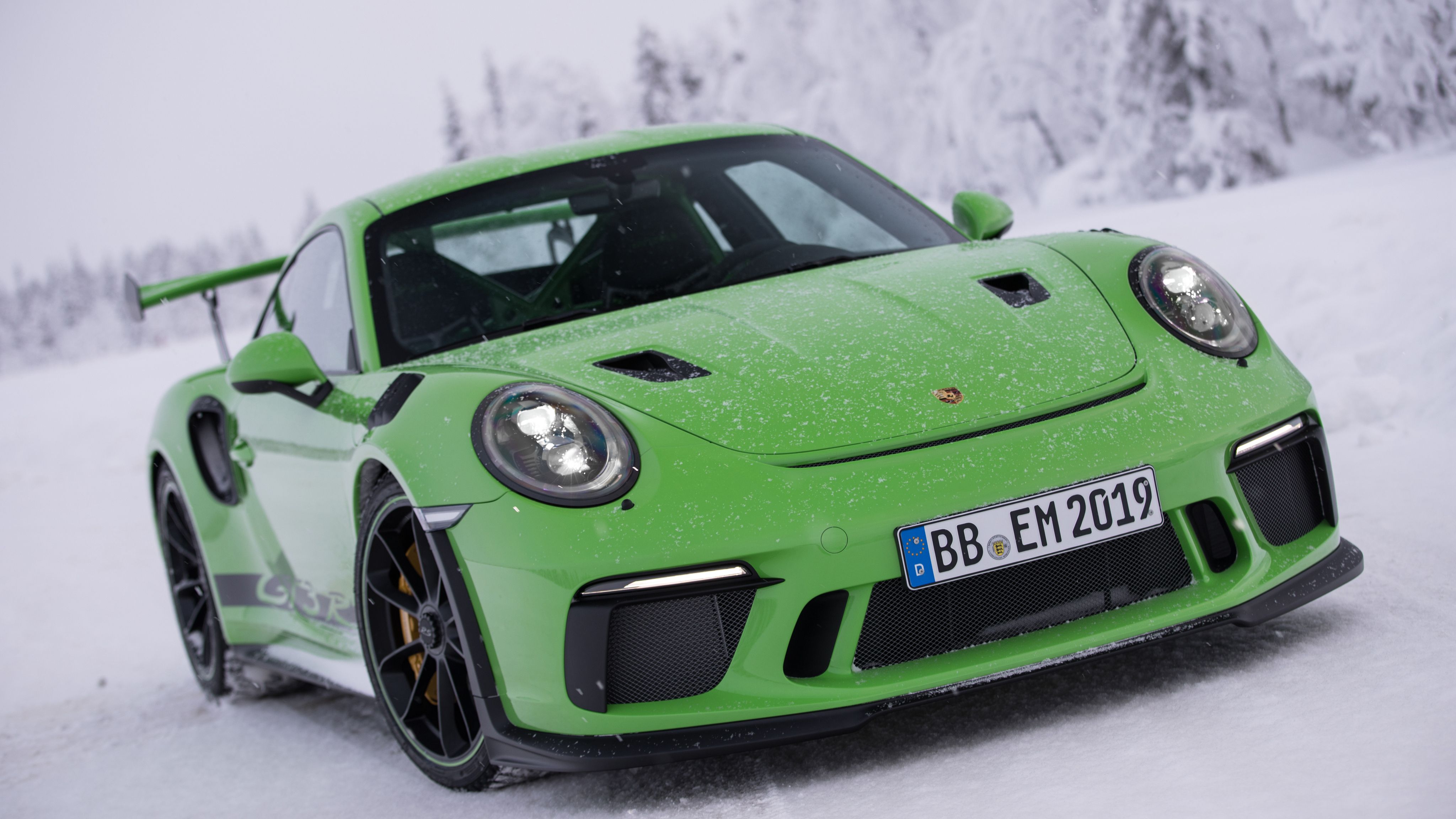 Porsche 911 GT3 RS, 991, Lizardgrün, Schnee, Winter, 16:9, 4K-Hintergrundbild für den Desktop