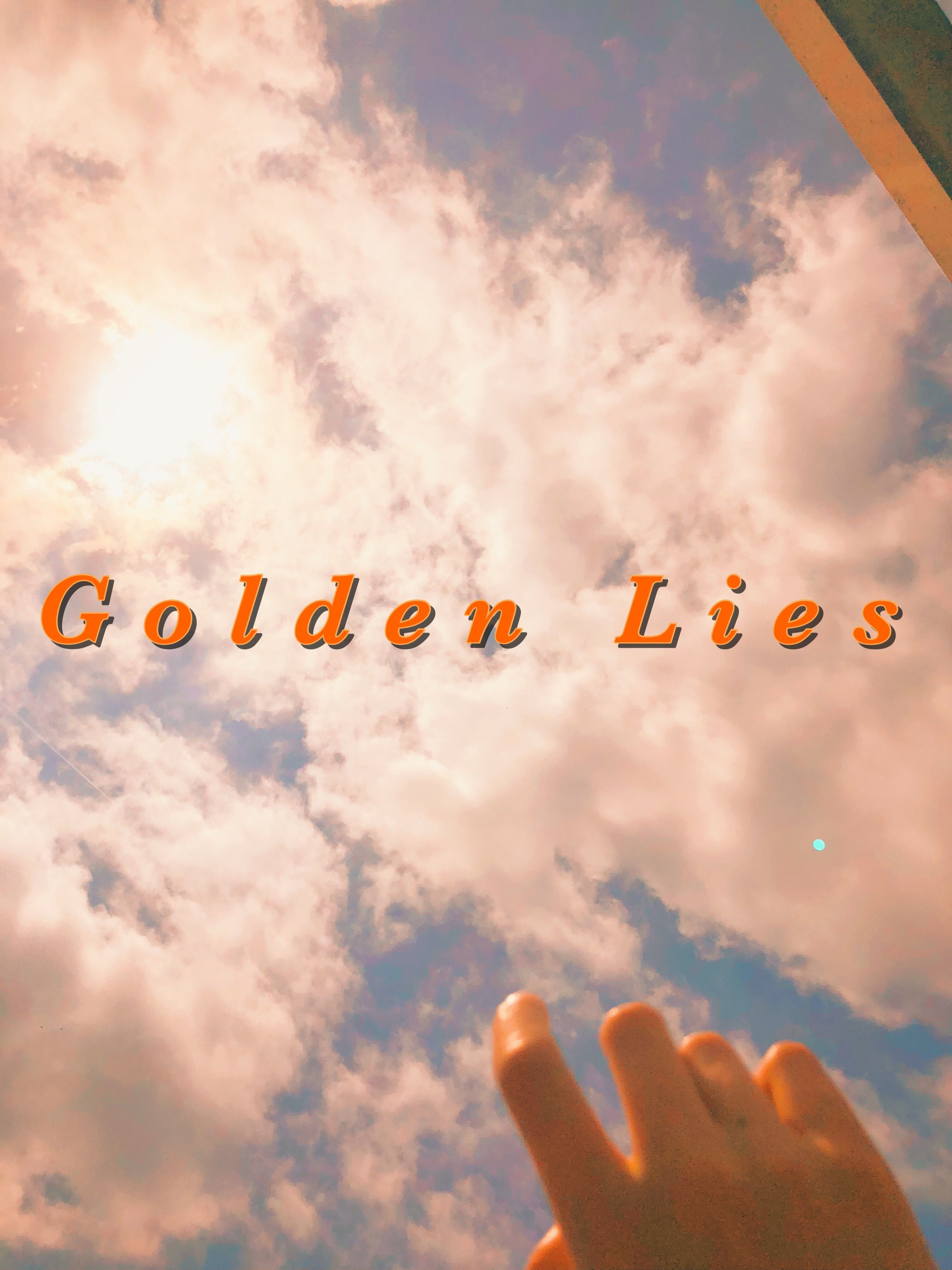 Golden Lies, Wolken, Hand, Sonnenlicht, Retro, QHD+, iPad-Hintergrundbild