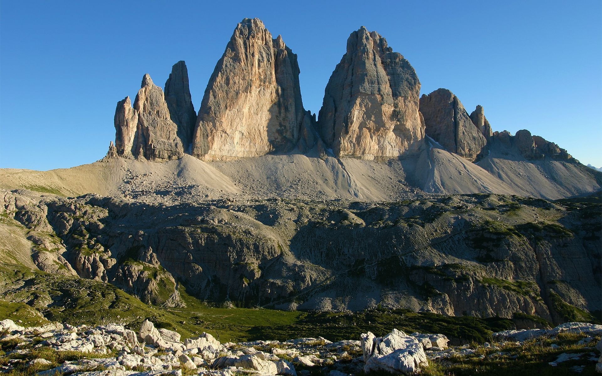 Drei Zinnen, Tre Cime di Lavaredo, Dolomiten, Südtirol, Felsformation, Blauer Himmel, Full-HD-Hintergrundbild