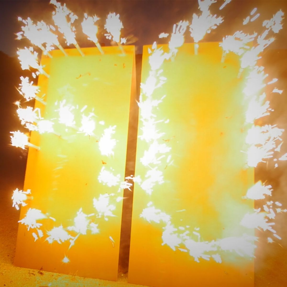 Goldenes Licht, Fenster, Blätter, Gelb-Orange, Abstrakt, Hintergrundbild fürs Tablet