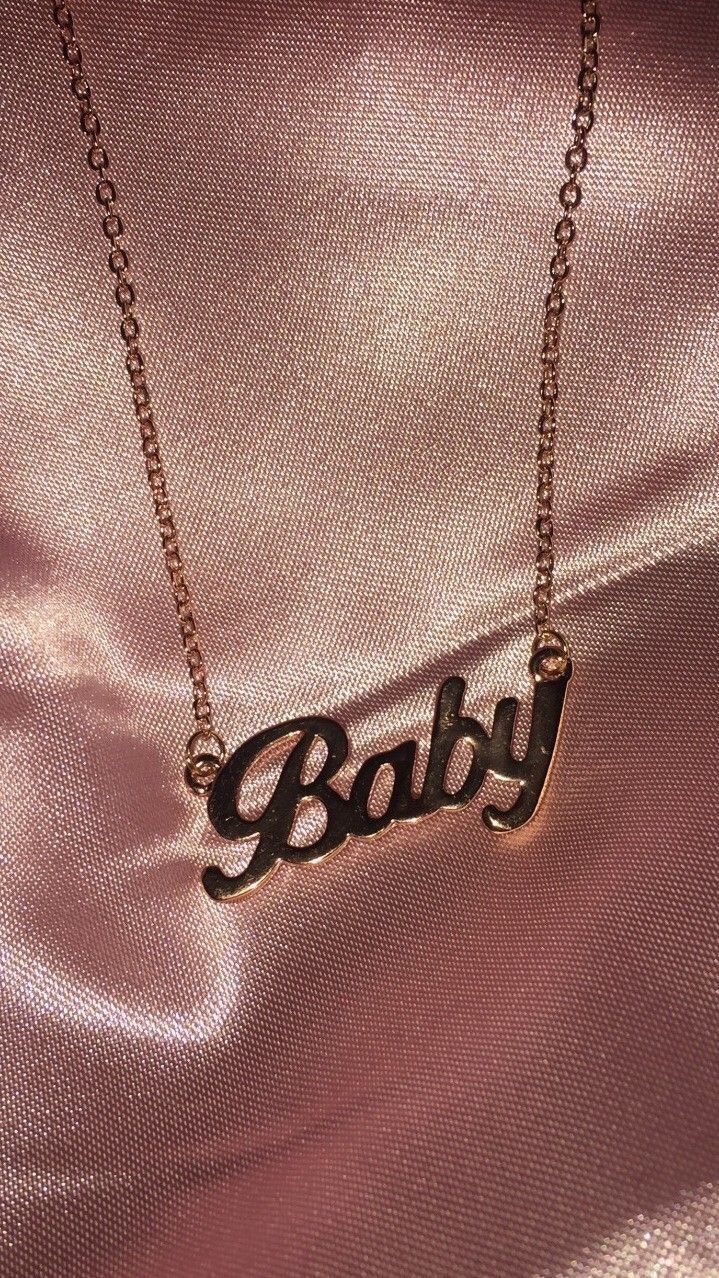 Baby, Namenskette, Halskette, Satin, Altrosa, Hochformat, Hintergrundbild fürs Smartphone