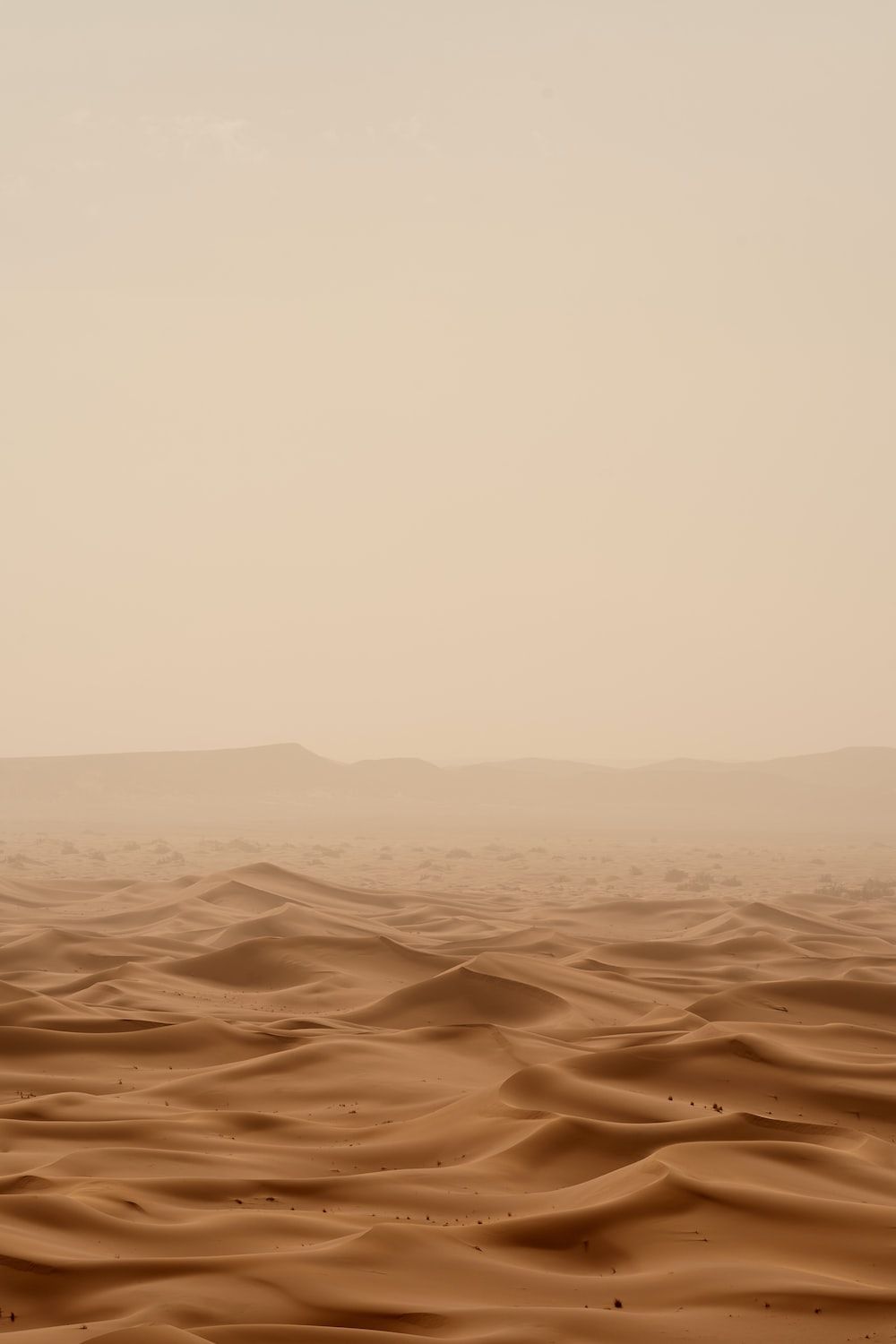 Wüste, Sanddünen, Dunst, Minimalistisch, Beige Himmel, HD, Sperrbildschirm fürs iPhone