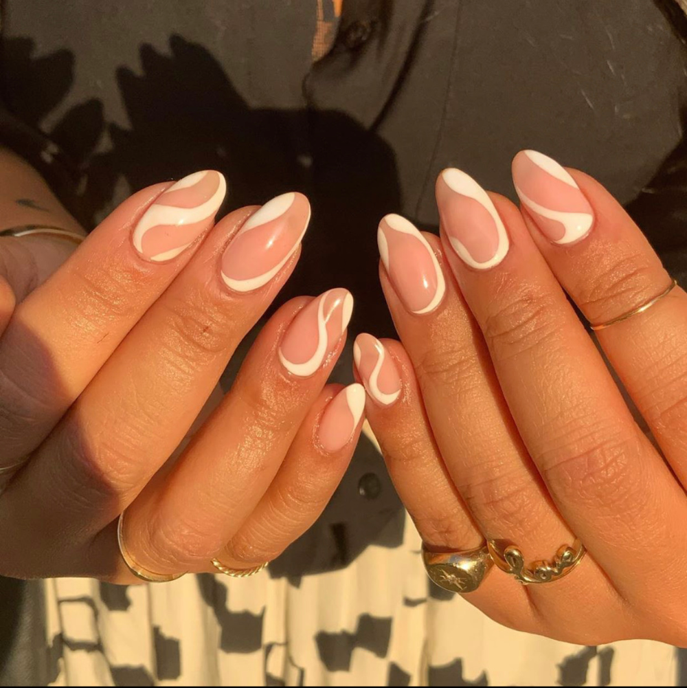 French Nails, Mandelform, Hände, Maniküre, Ringe, Hintergrundbild für iPad und Tablet