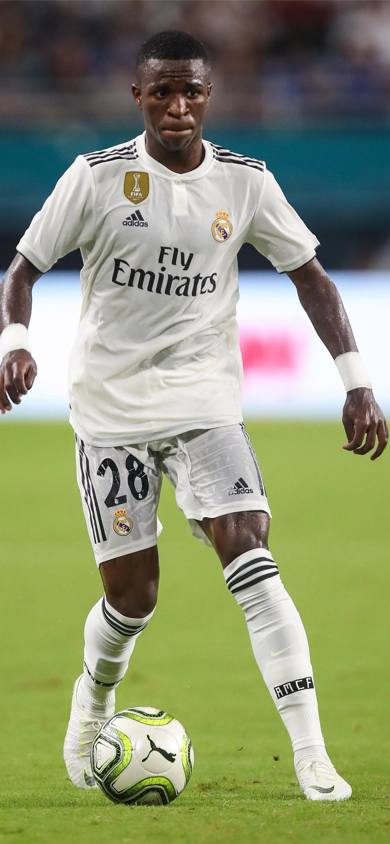 Vinícius Júnior, Real Madrid, Rückennummer 28, Fußball, Rasen, 1284x2778, Handy-Hintergrund