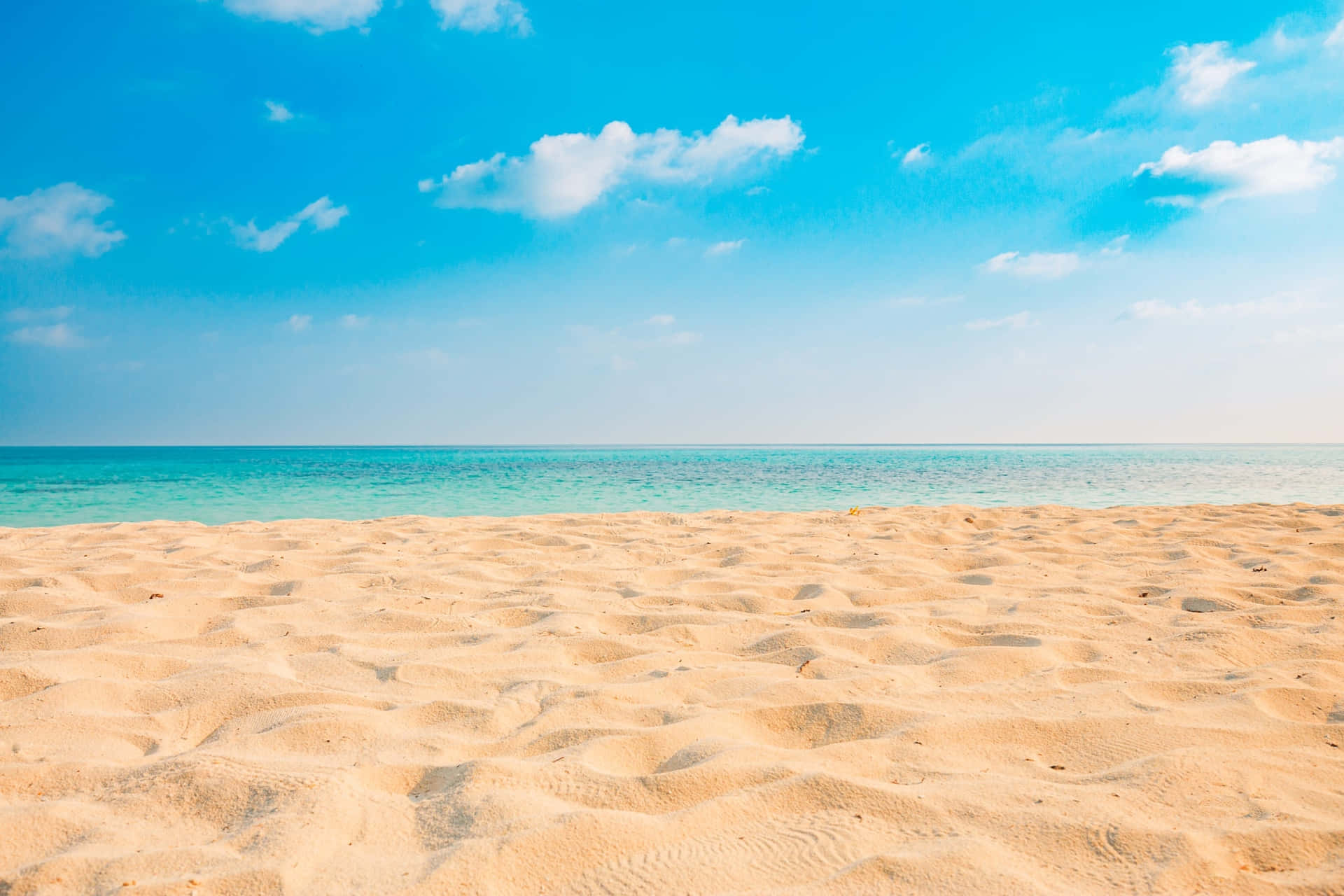 Sandstrand, Meer, Blauer Himmel, Wolken, Sommer, Full HD, Desktop-Hintergrund für Windows