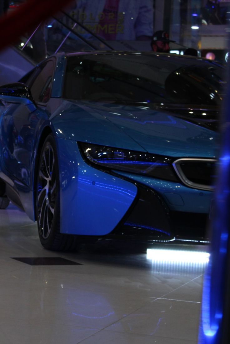 BMW i8, Blaues Auto, Ausstellung, Scheinwerfer, Nahaufnahme, Hintergrundbild fürs Tablet