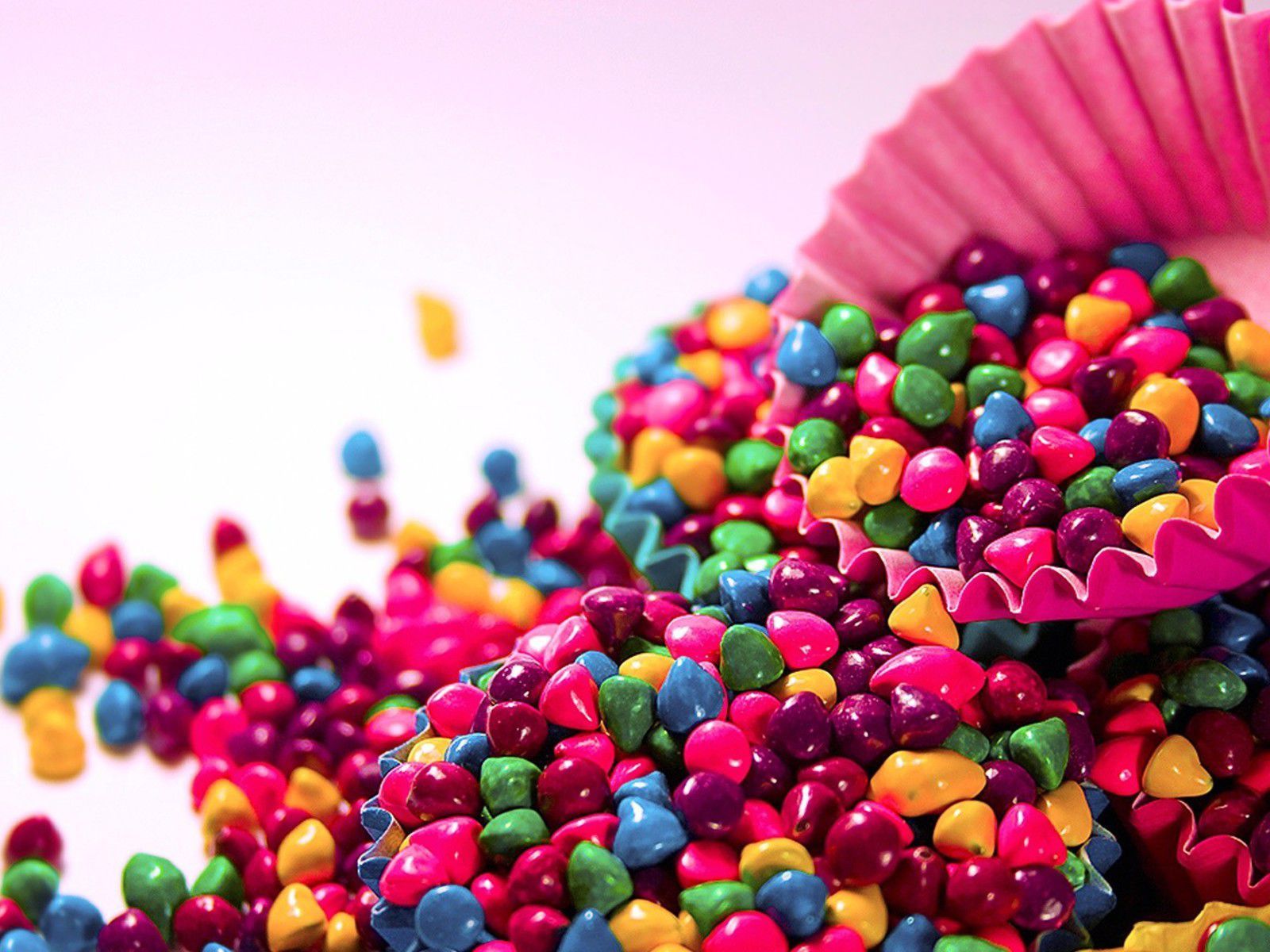 Schokolinsen, Bunt, Muffinförmchen, Rosa Hintergrund, Unschärfe, HD Wallpaper