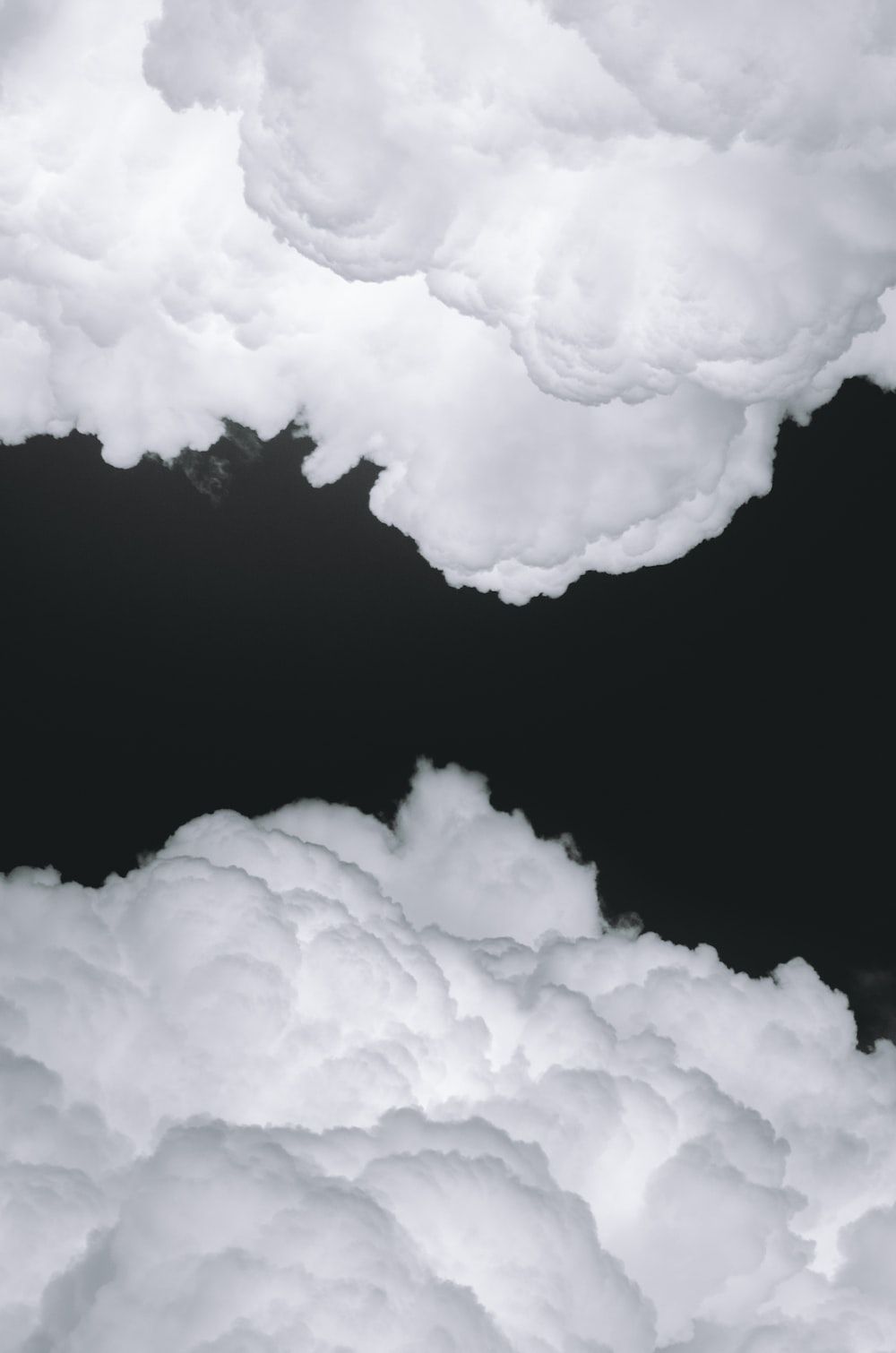 Wolken, Schwarzer Hintergrund, Weiße Wolken, Kontrast, Surreal, Sperrbildschirm fürs iPhone