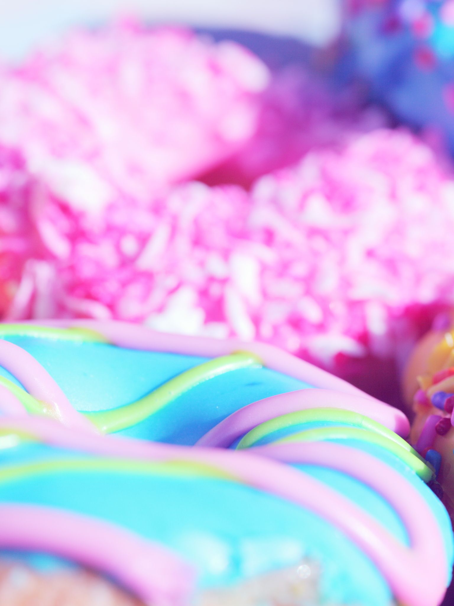 Donuts, Streusel, Rosa, Pastellblau, Nahaufnahme, QHD+, Hintergrundbild fürs Tablet