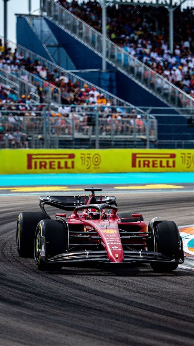 Formel-1-Wagen, Pinkes Auto, Pirelli, Tribüne, Hochformat, Android-Hintergrundbild