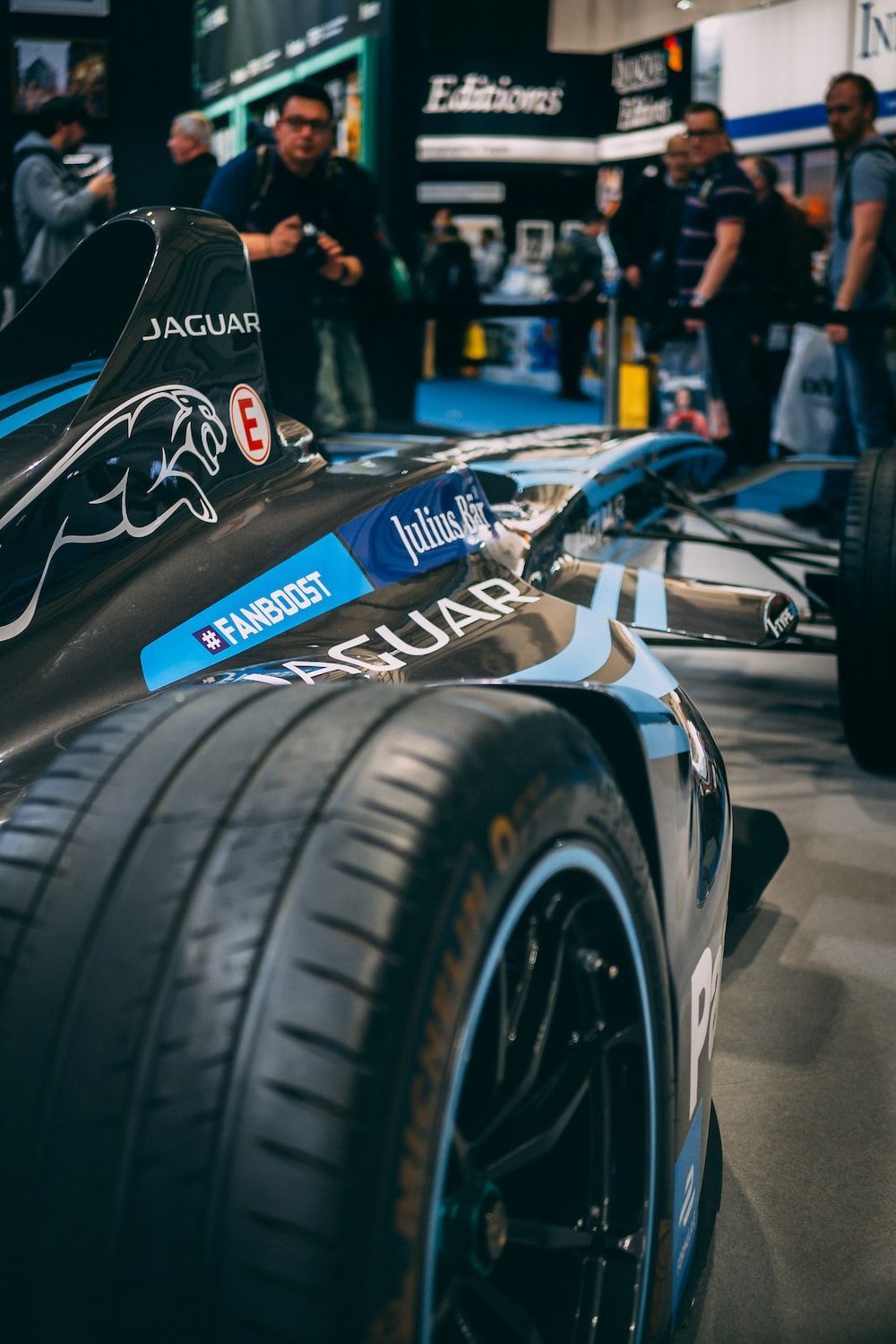 Jaguar Racing, Formel E, Reifen, Boxengasse, Hochformat, Hintergrundbild fürs iPad