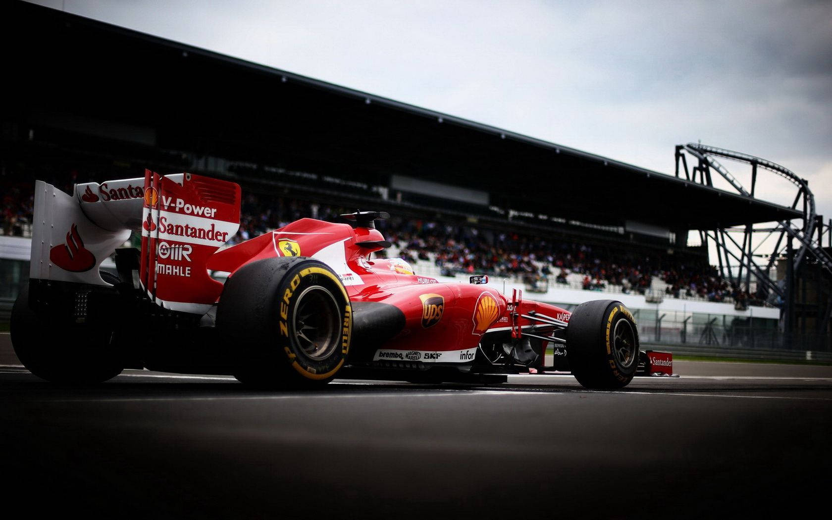 Scuderia Ferrari, Rennstrecke, Tribüne, Bewölkt, Rot, 16:10, HD-Hintergrundbild für den Desktop