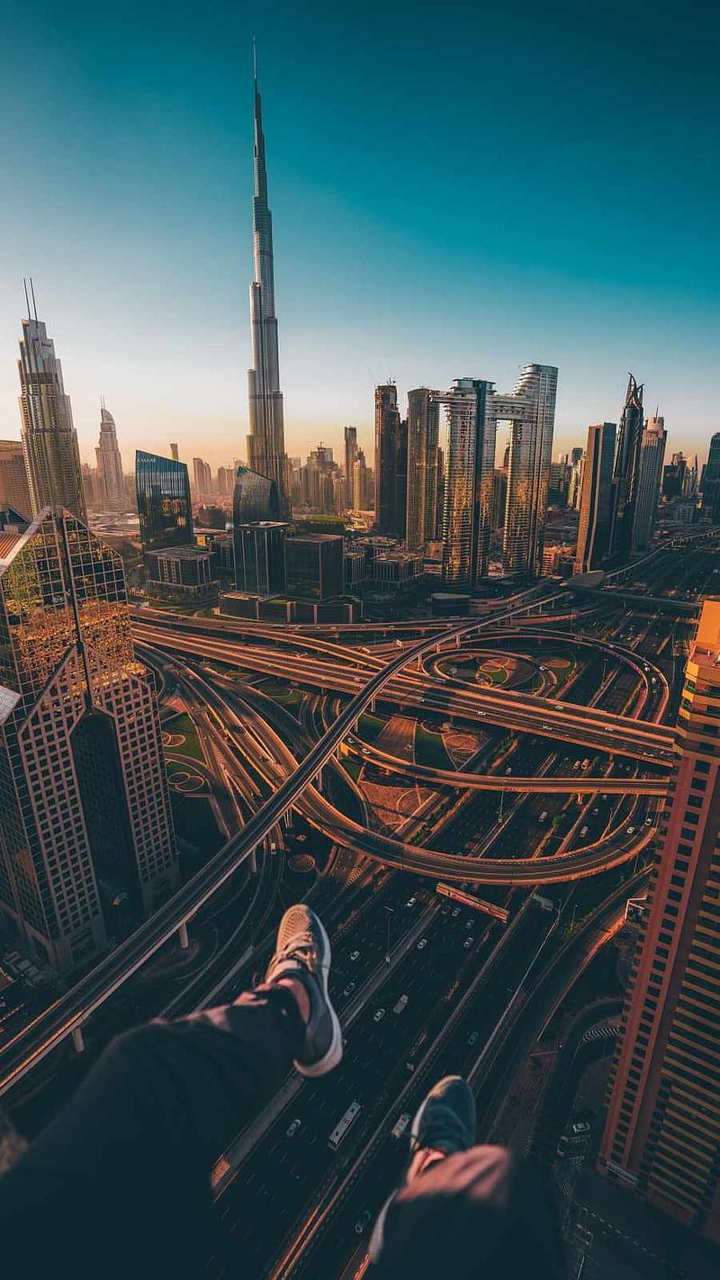 Burj Khalifa, Dubai, Skyline, Autobahnkreuz, Wolkenkratzer, Abenddämmerung, iPhone 18 Pro Max, Hintergrundbild
