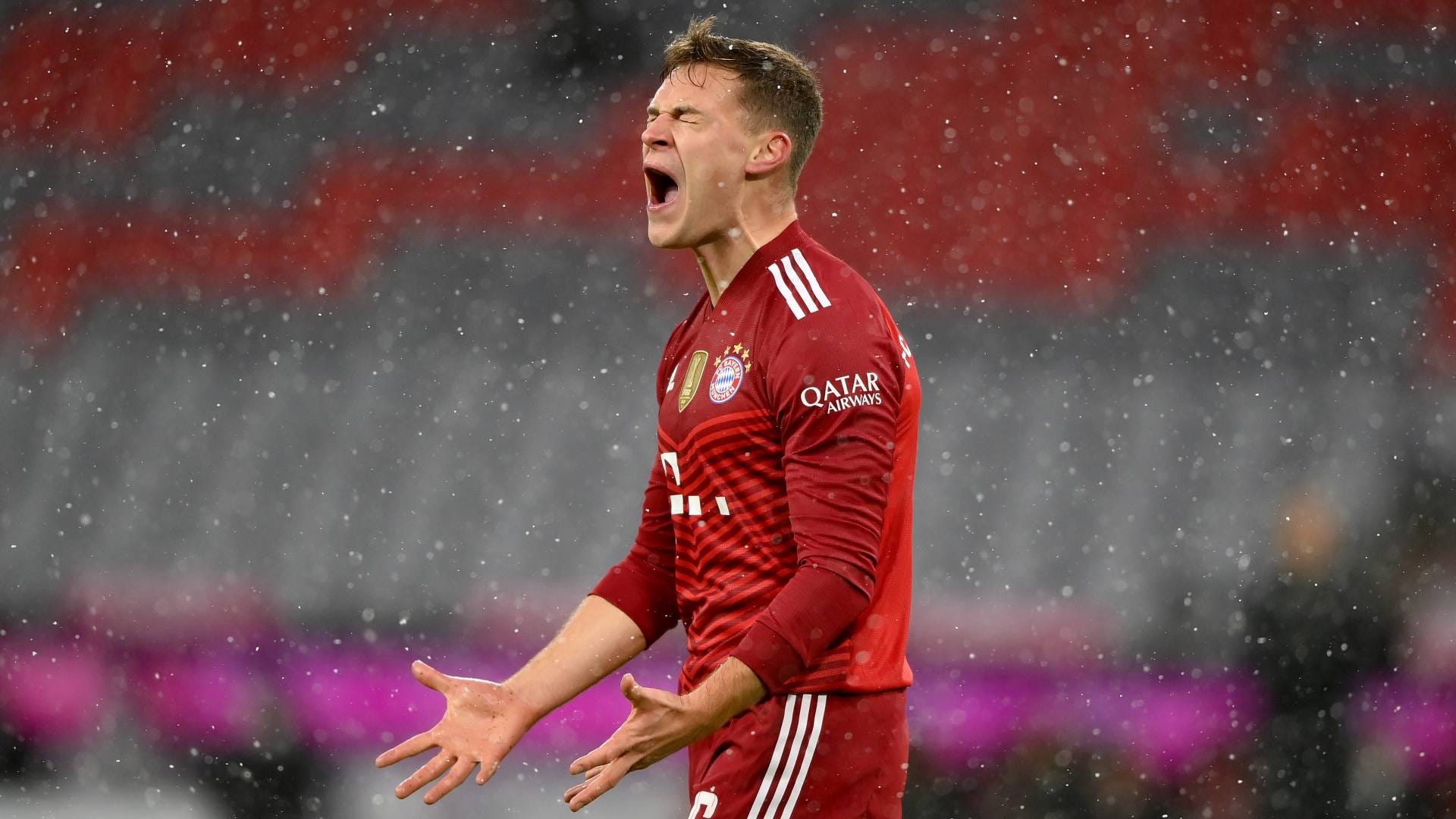 Joshua Kimmich, FC Bayern München, Jubel, Schneefall, Rotes Trikot, Bundesliga, 1080p Wallpaper