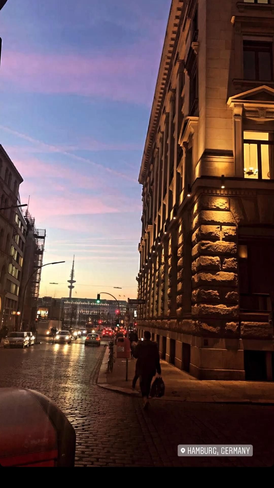 Hamburg, Altbau, Straße, Abendhimmel, Stadtansicht, Full HD, Hintergrundbild fürs Handy