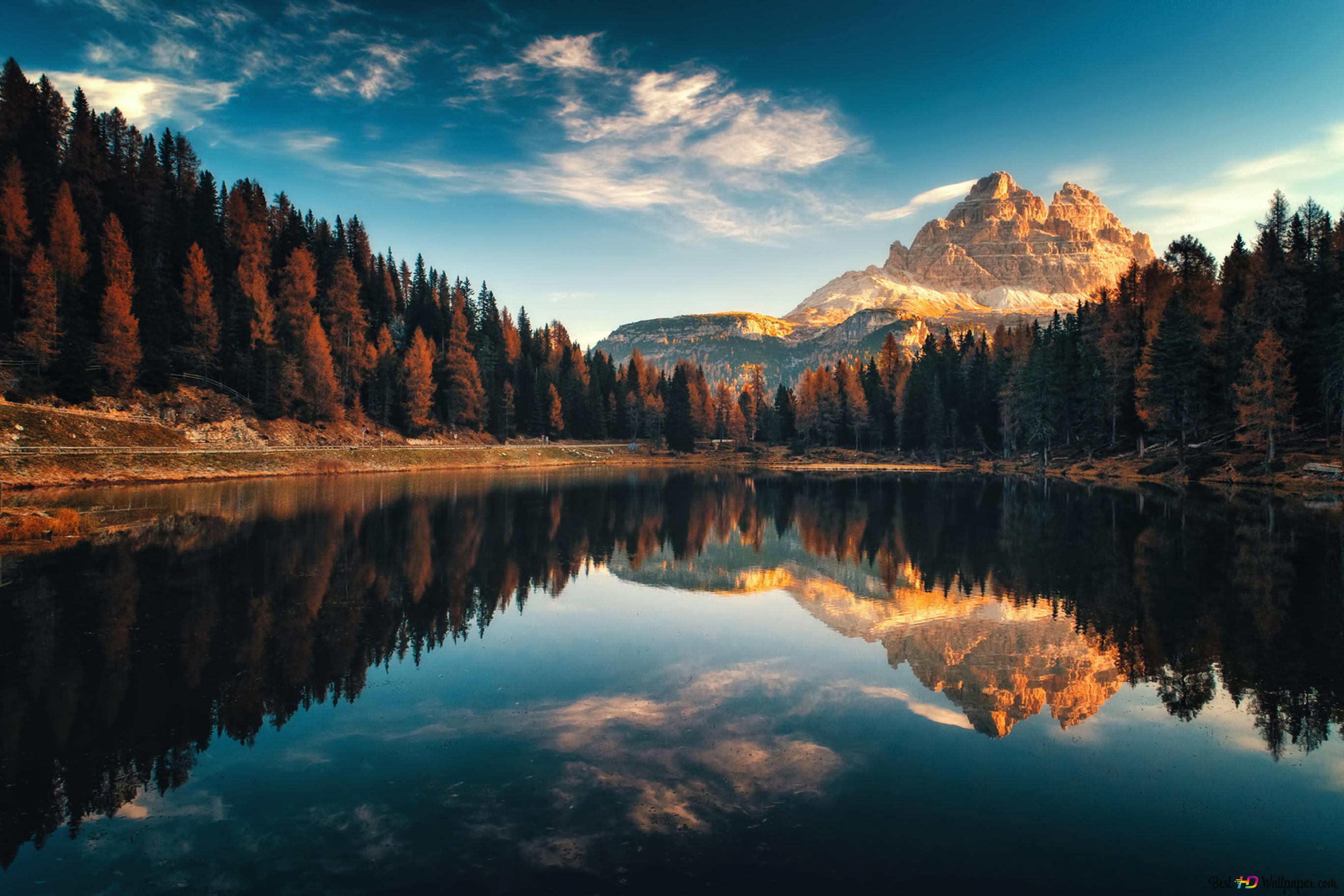 Drei Zinnen, Dolomiten, Bergsee, Spiegelung, Lärchen, Herbst, 2K-Hintergrundbild für PC