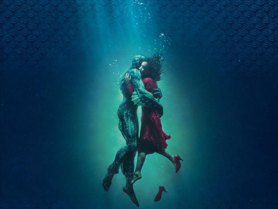 Shape of Water – Das Flüstern des Wassers, Filmplakat, Umarmung, Unterwasser, Roter Mantel, Fantasy, Tablet-Hintergrund