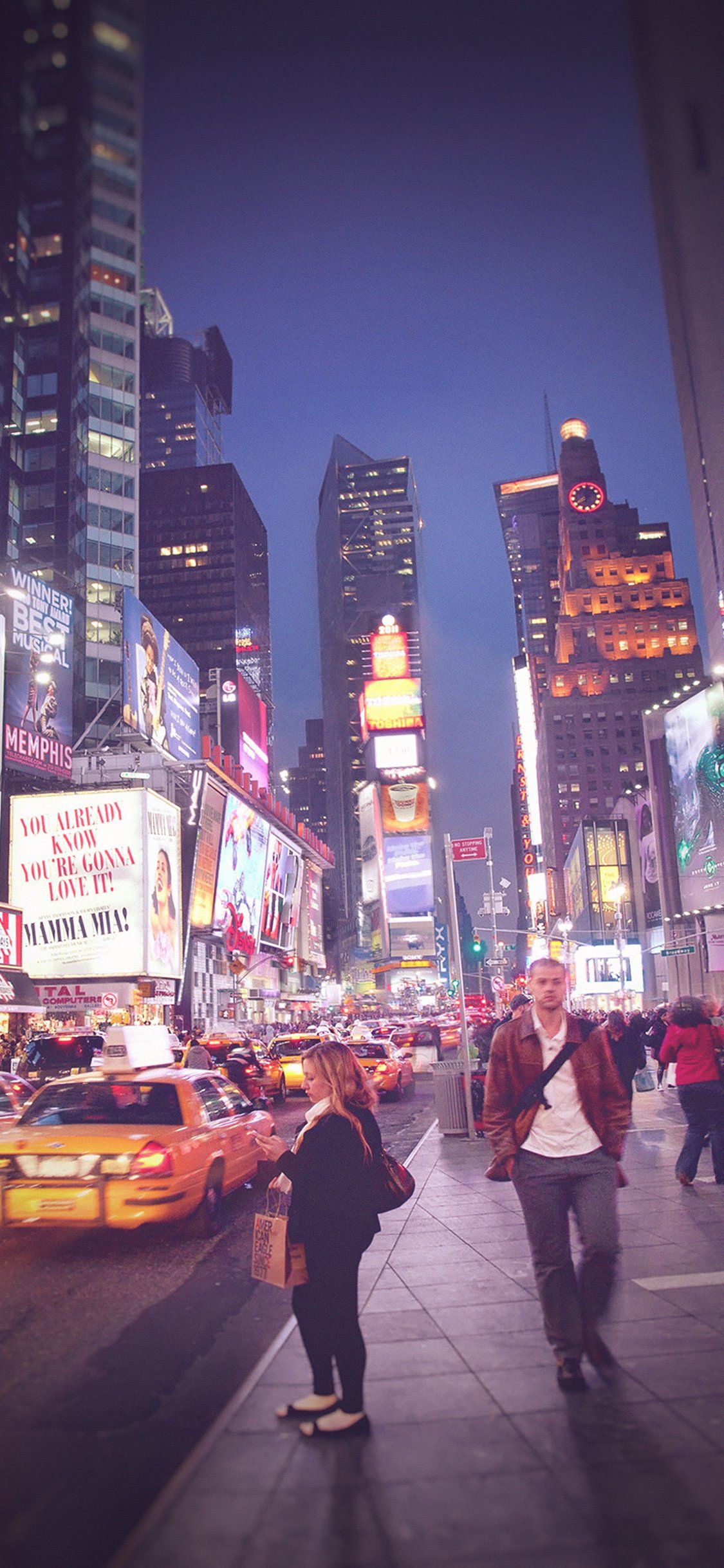Times Square, New York, Abend, Gelbes Taxi, Fußgänger, Full HD, Sperrbildschirm fürs iPhone
