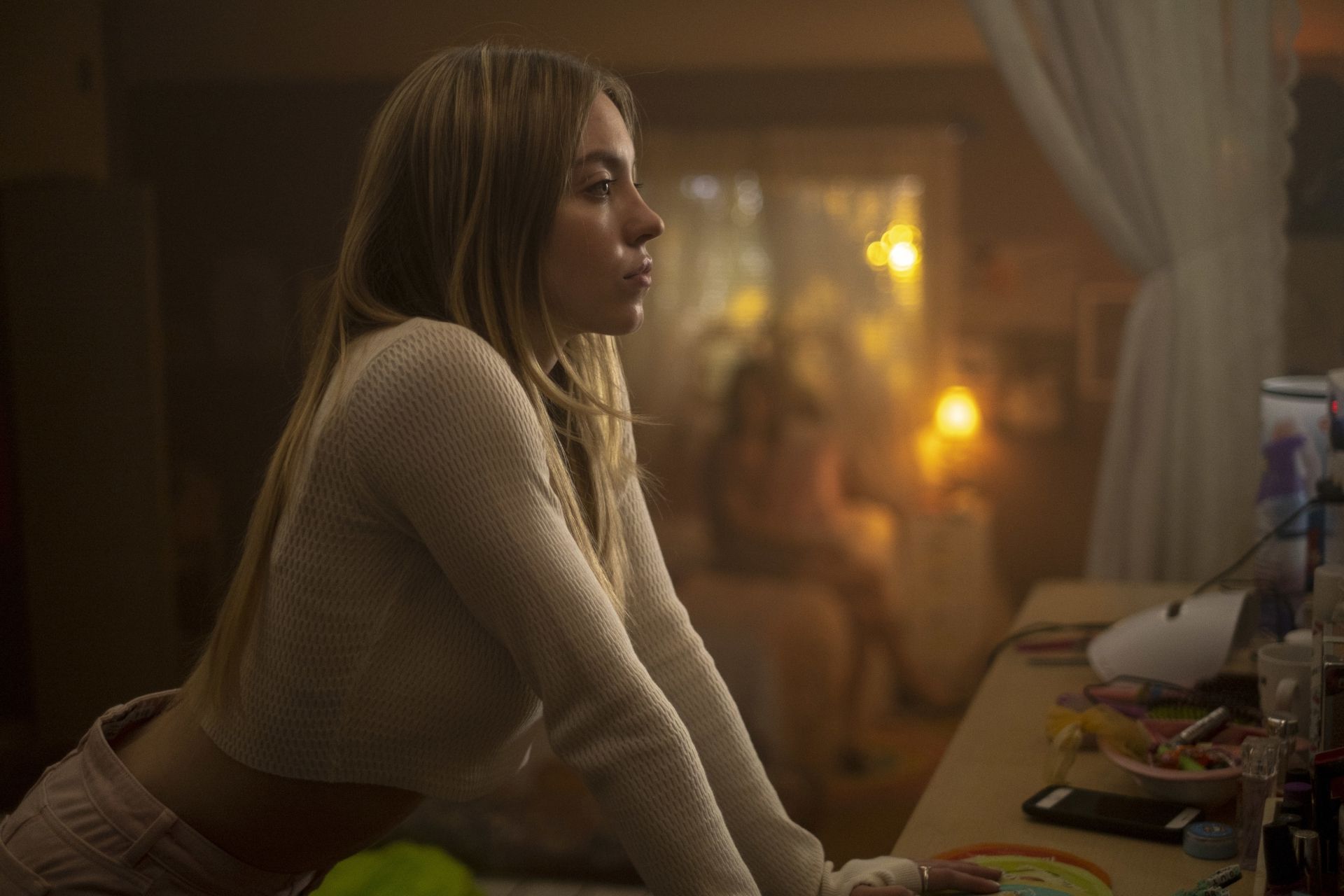 Sydney Sweeney, Schauspielerin, Warmes Licht, Porträt, Full HD, Desktop-Hintergrund für Windows