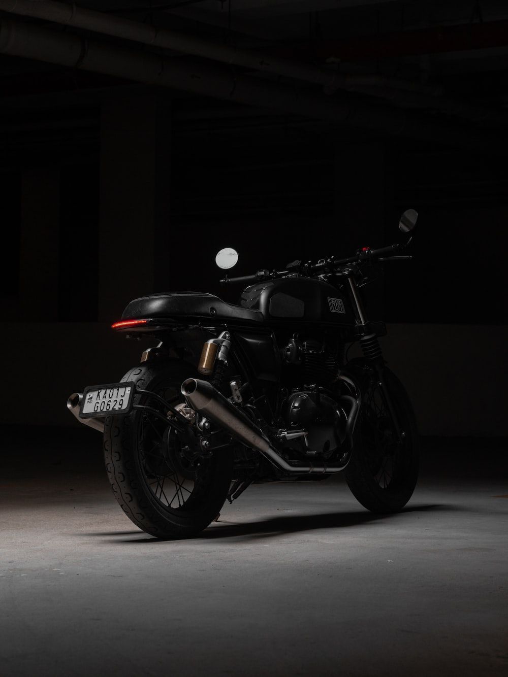 Retro-Motorrad, Schwarz, Low Key, Studio, HD, iPad-Hintergrundbild