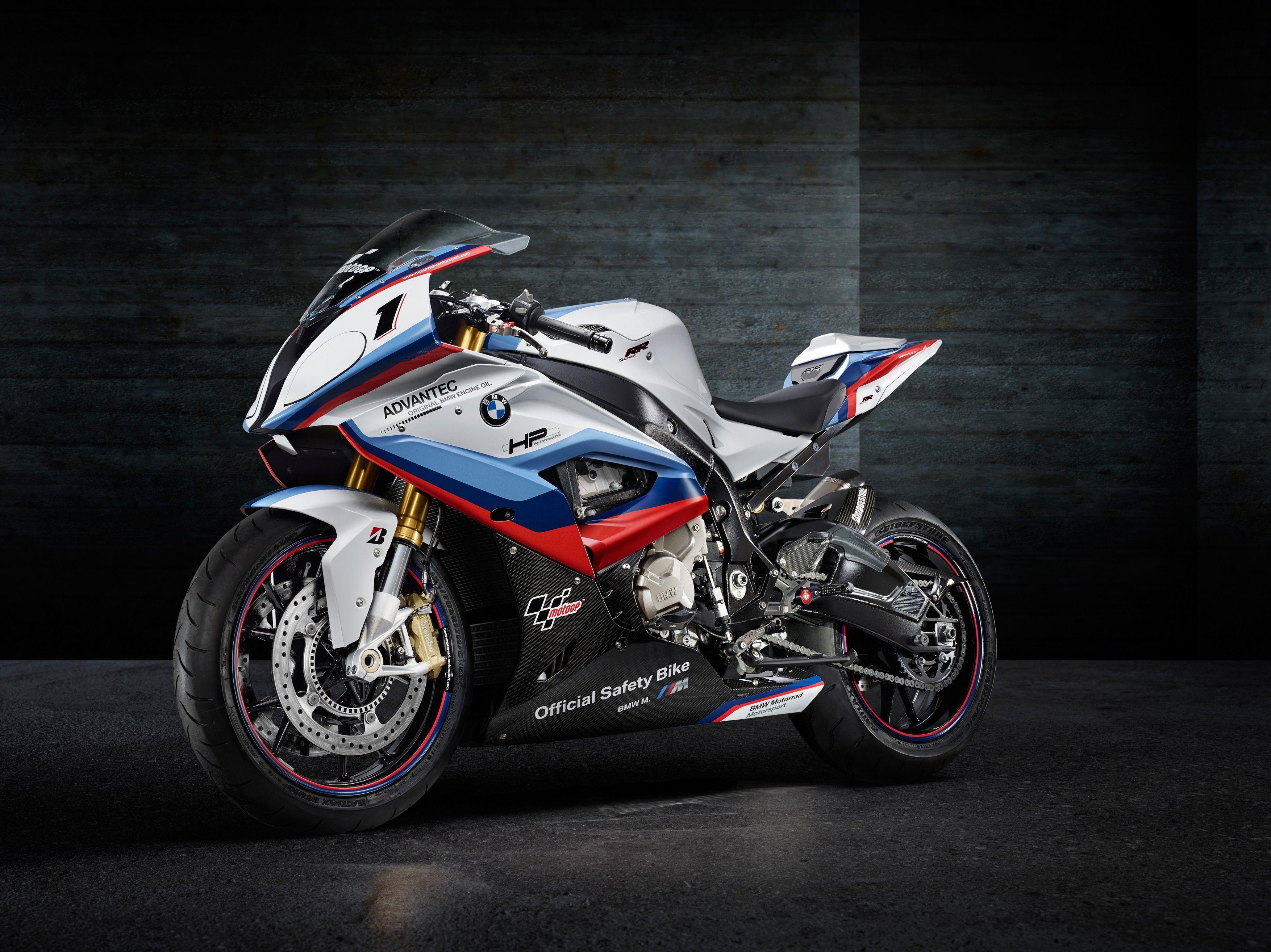 BMW S 1000 RR, BMW Motorrad, Superbike, Motorsport-Lackierung, Studio, Ziegelwand, 2K-Tablet-Hintergrundbild