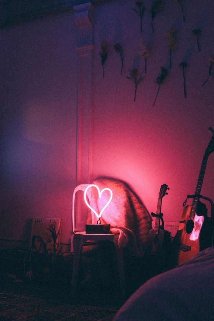 Neonherz, Rotes Licht, Pflanzen, Zimmer, Dunkel, HD, Hintergrundbild fürs Handy