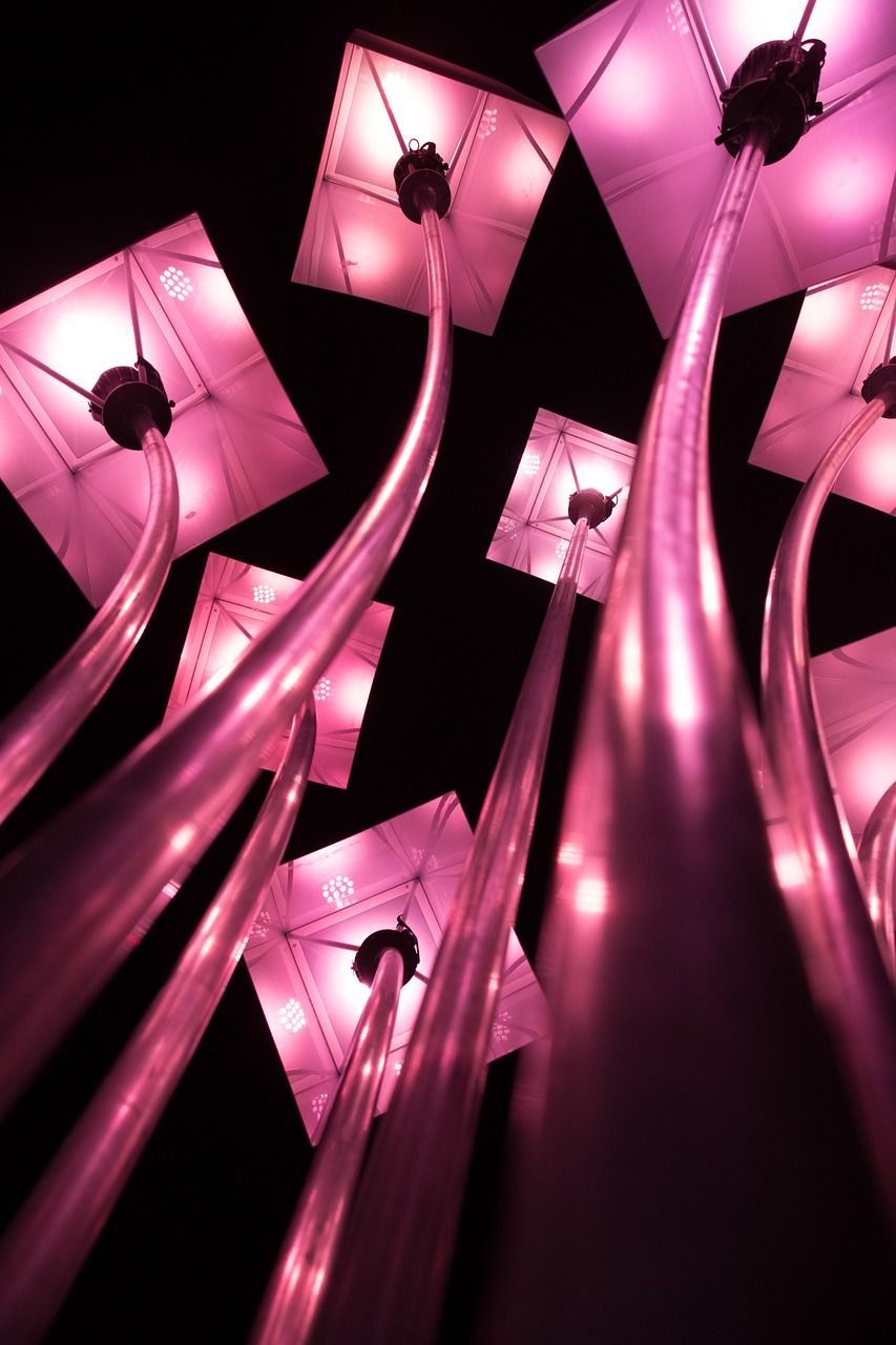 Lichtinstallation, Pinke Lampen, Kabel, Kunstinstallation, Dunkel, HD, Handy-Hintergrundbild
