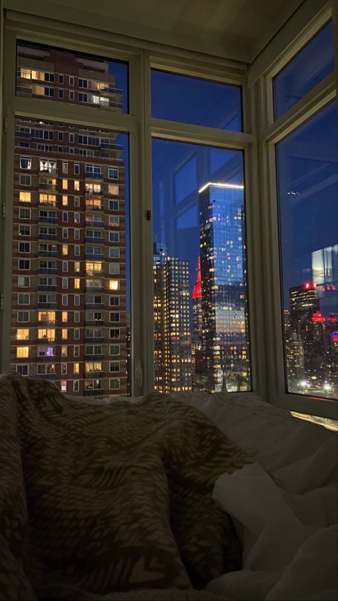 Panoramafenster, Nachtstadt, Hochhäuser, Lichter, Gemütlich, Android-Hintergrundbild