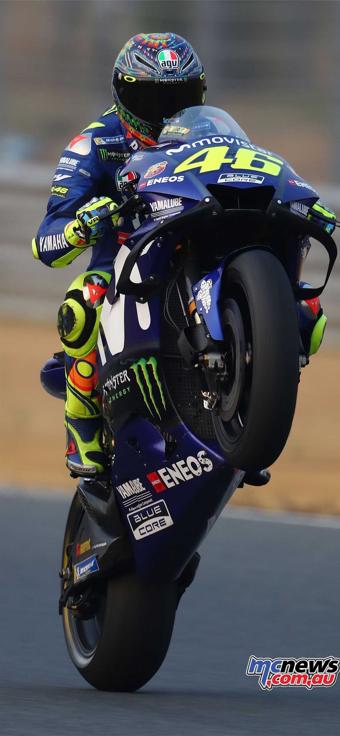 Valentino Rossi, Movistar Yamaha, Wheelie, Rennstrecke, Hintergrundbild für iPhone und Android