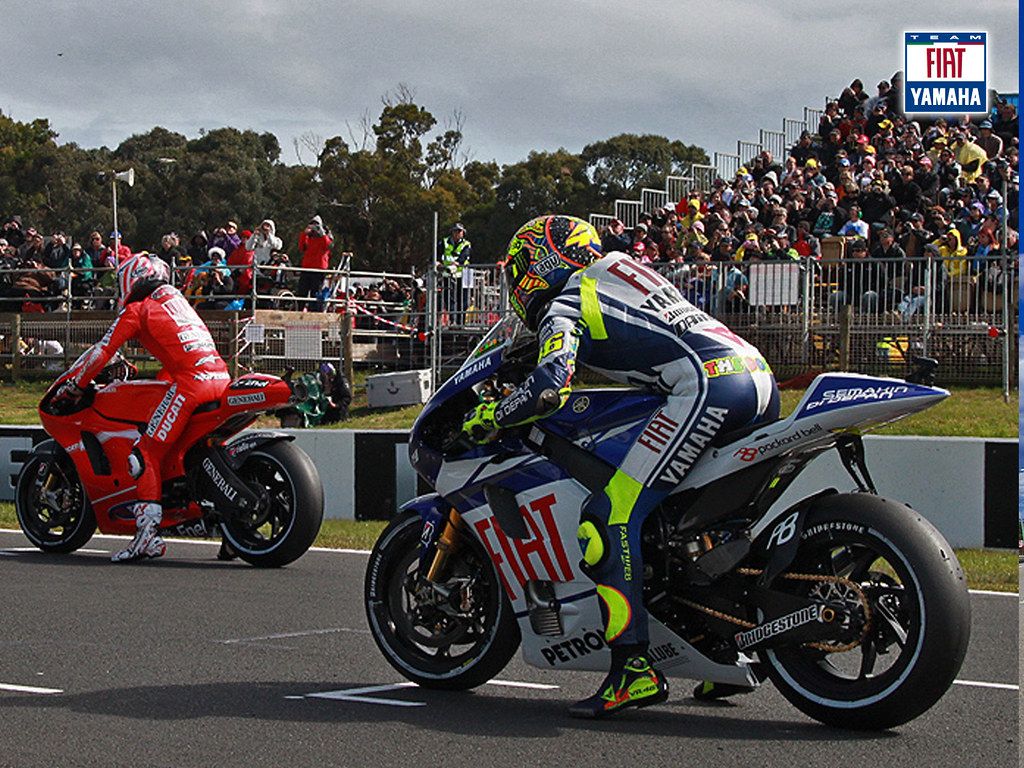 Valentino Rossi, Fiat Yamaha, Boxengasse, Zuschauer, MotoGP, Ducati, Hintergrundbild fürs iPad