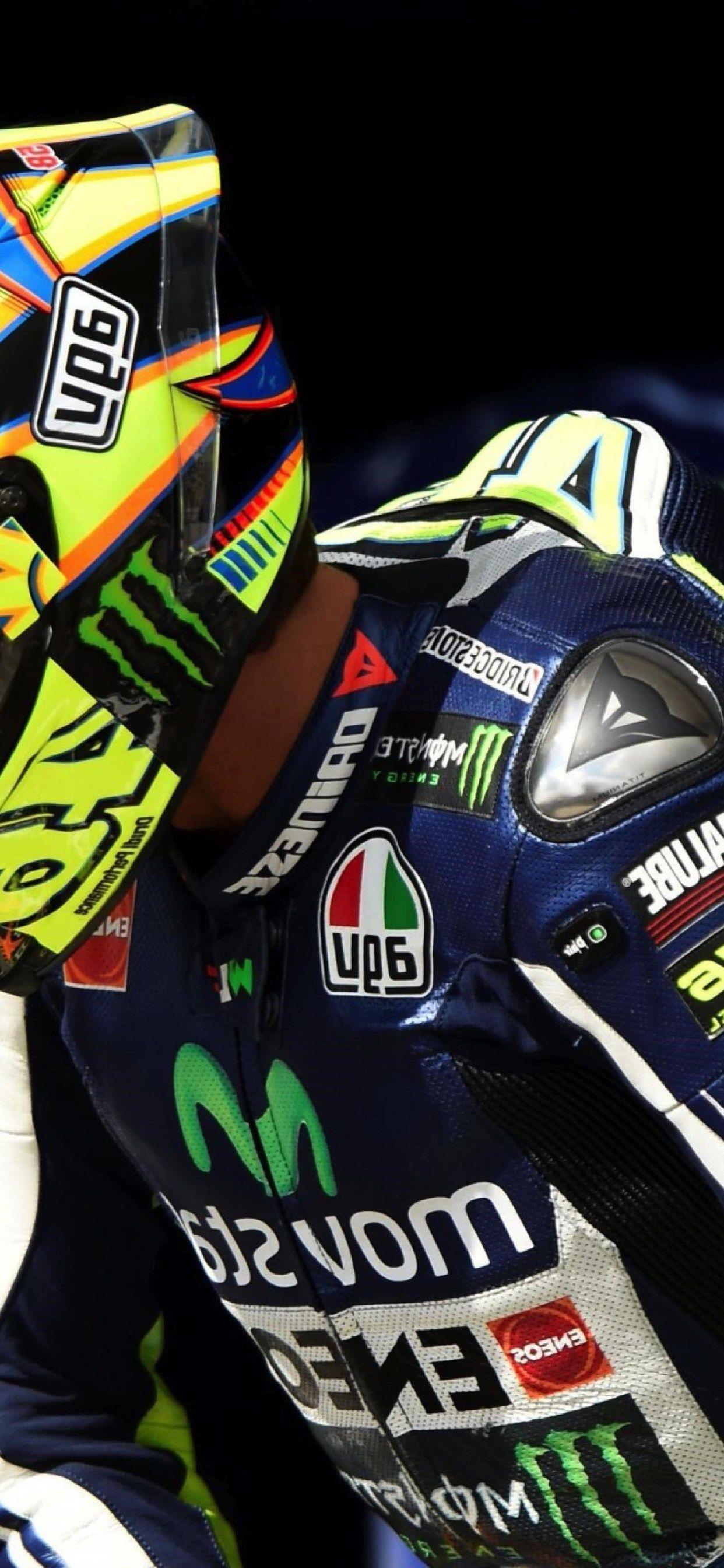 Valentino Rossi, Movistar Yamaha, Rennanzug, Nahaufnahme, Gelber Helm, Hintergrundbild fürs Handy