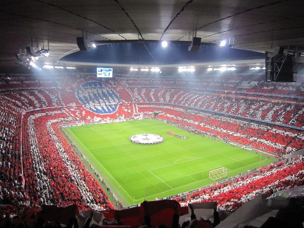 Allianz Arena, FC Bayern München, UEFA Champions League, Choreografie, Flutlicht, iPad-Hintergrundbild