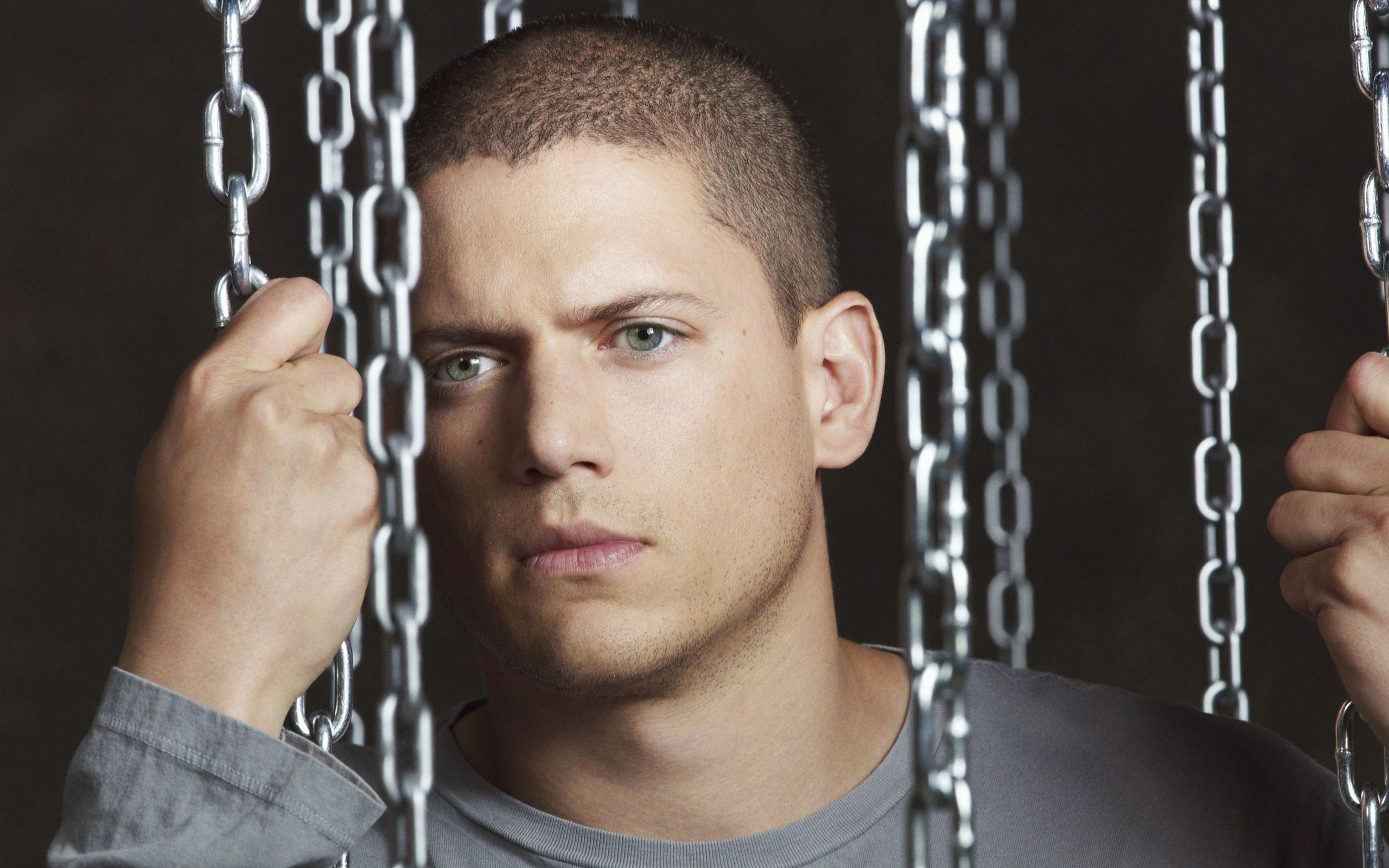 Michael Scofield, Wentworth Miller, Ketten, Porträt, Prison Break, 2K, Laptop-Hintergrundbild