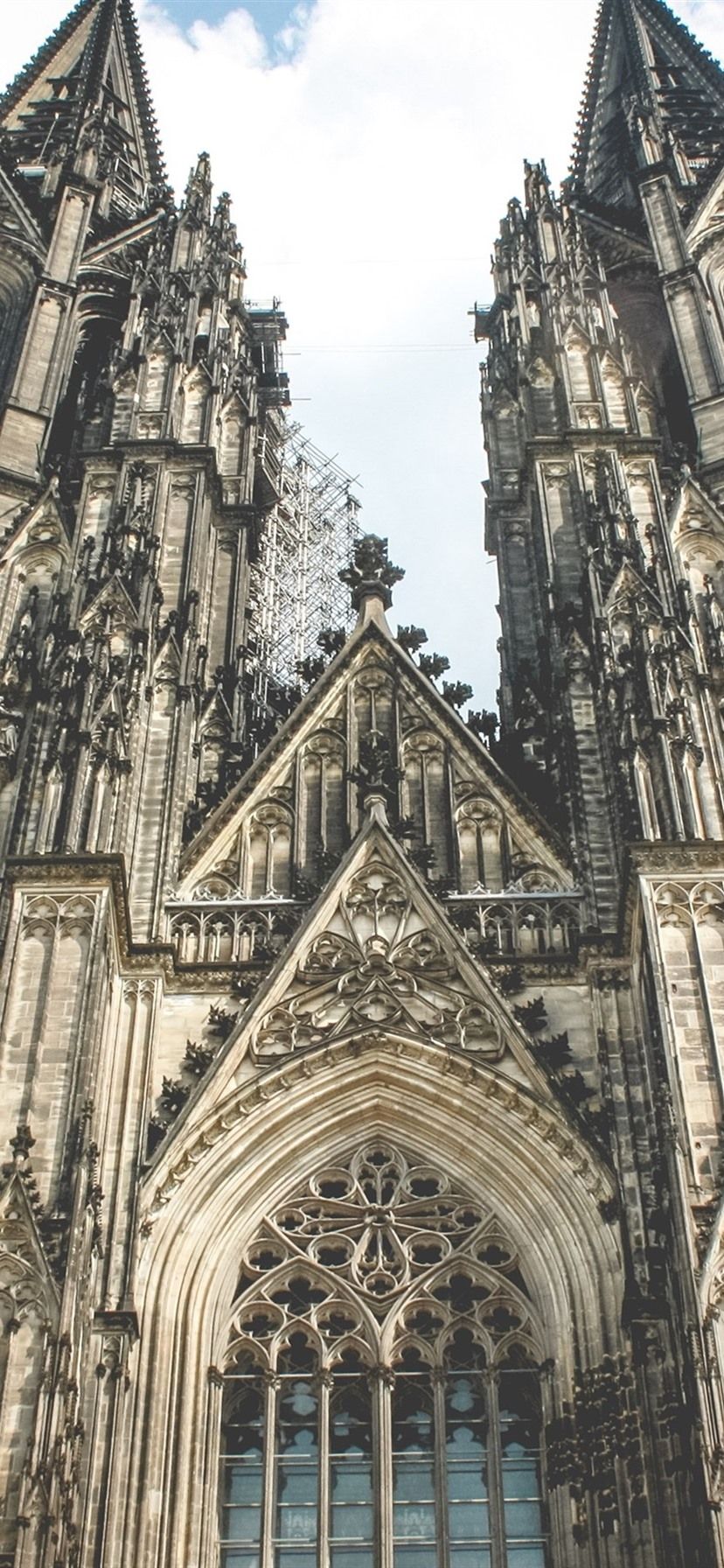 Kölner Dom, Westfassade, Gotik, Froschperspektive, Hochformat, Hintergrundbild fürs Smartphone