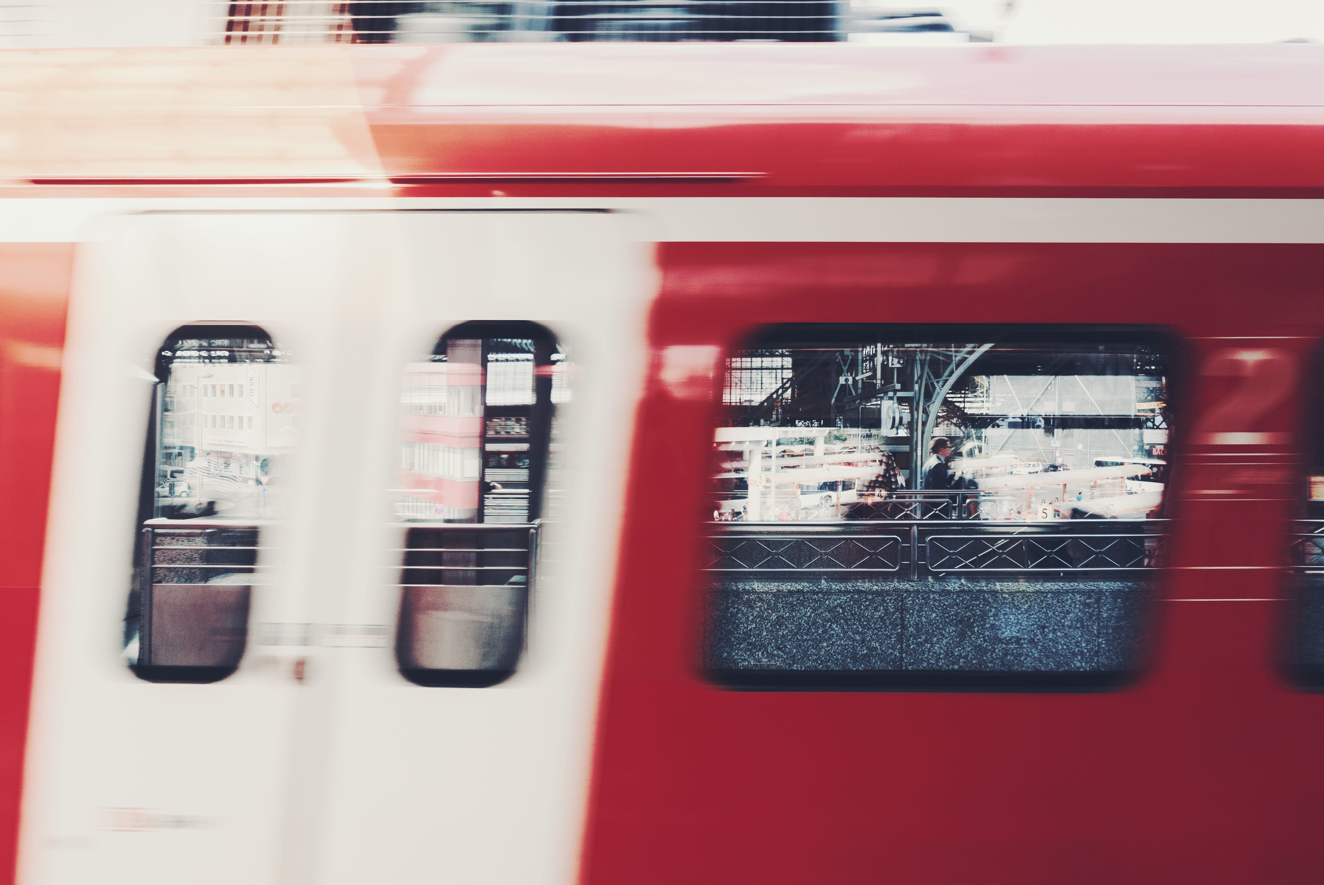 Köln, S-Bahn, Roter Zug, Bewegungsunschärfe, 4K, Hintergrund für den Desktop