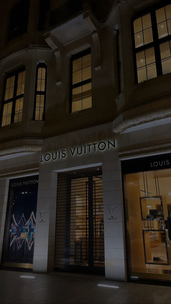 Louis Vuitton, Boutique, Königsallee, Nacht, Fassade, Hochformat, Hintergrundbild fürs Smartphone