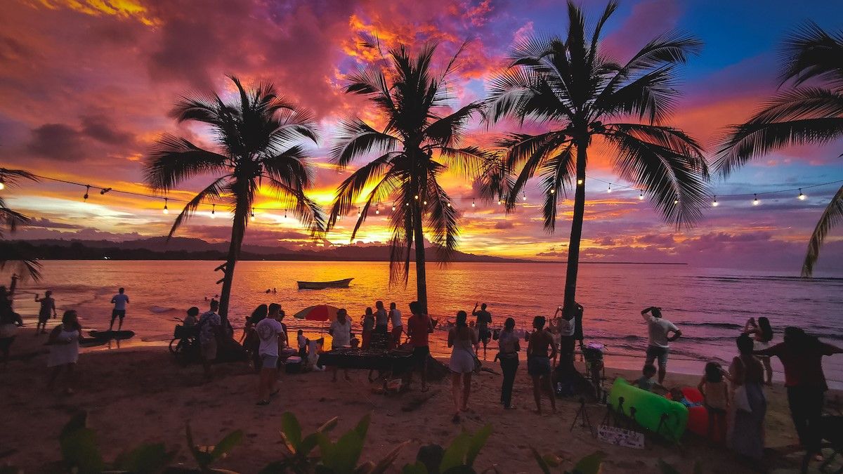Palmen, Strand, Sonnenuntergang, Menschenmenge, Tropen, Hintergrundbild